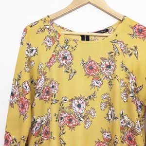 NWT Yellow Floral Papermoon Blouse